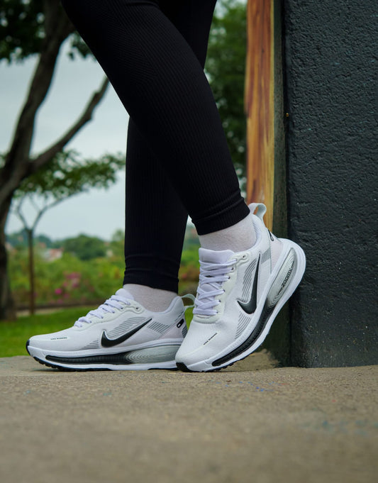 Tenis Nike Vomero Blanco Negro